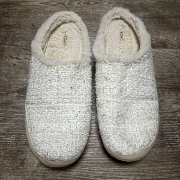 Tom’s Fuzzy Slippers Size 9 - Picture 1 of 8